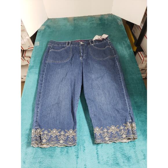 Gloria Vanderbilt Jeans Size 16 Women Blue Stretch Mid Rise Amanda Capri NWT - Picture 1 of 14